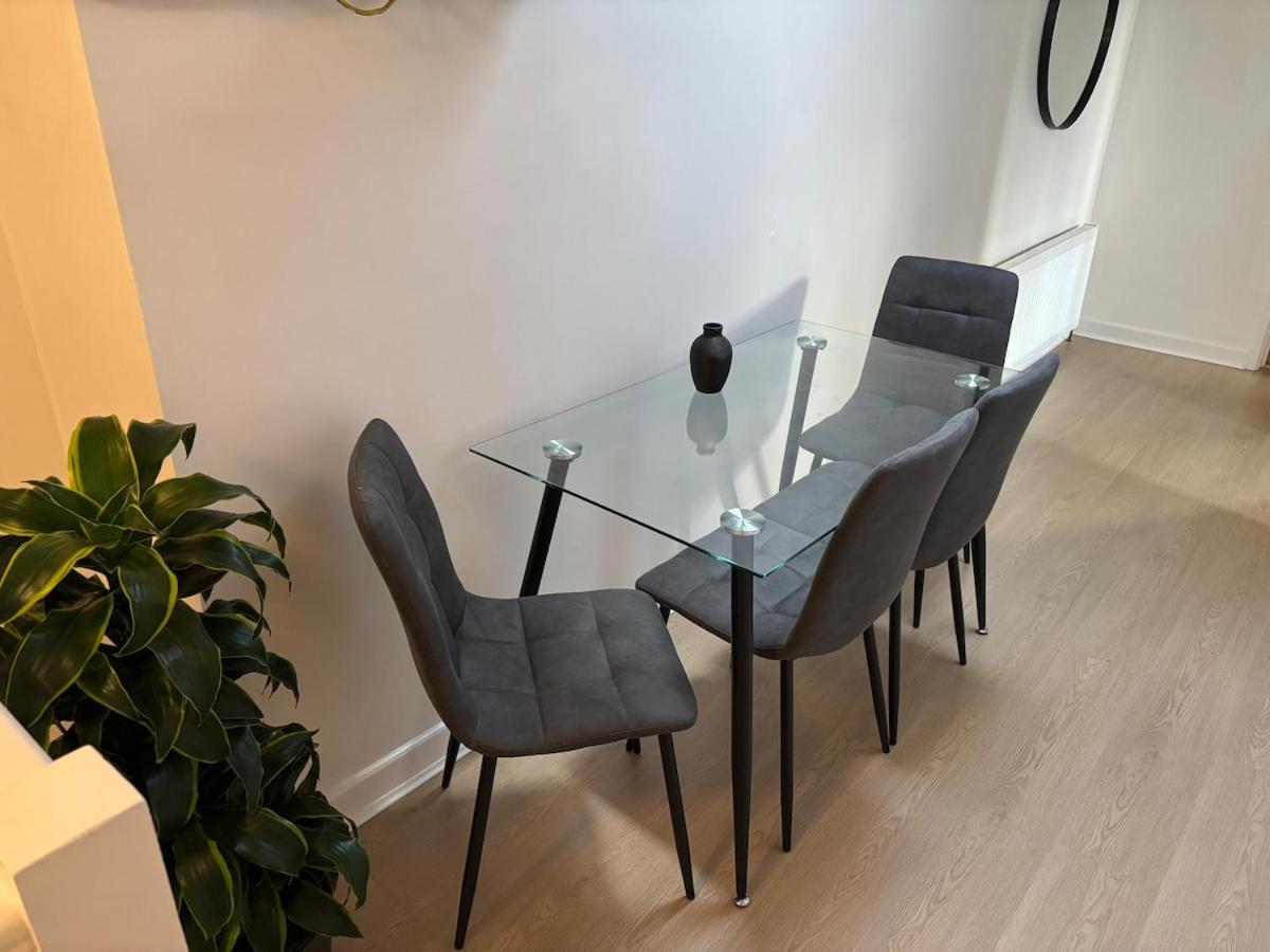 Heart Of Hideaway Apartment